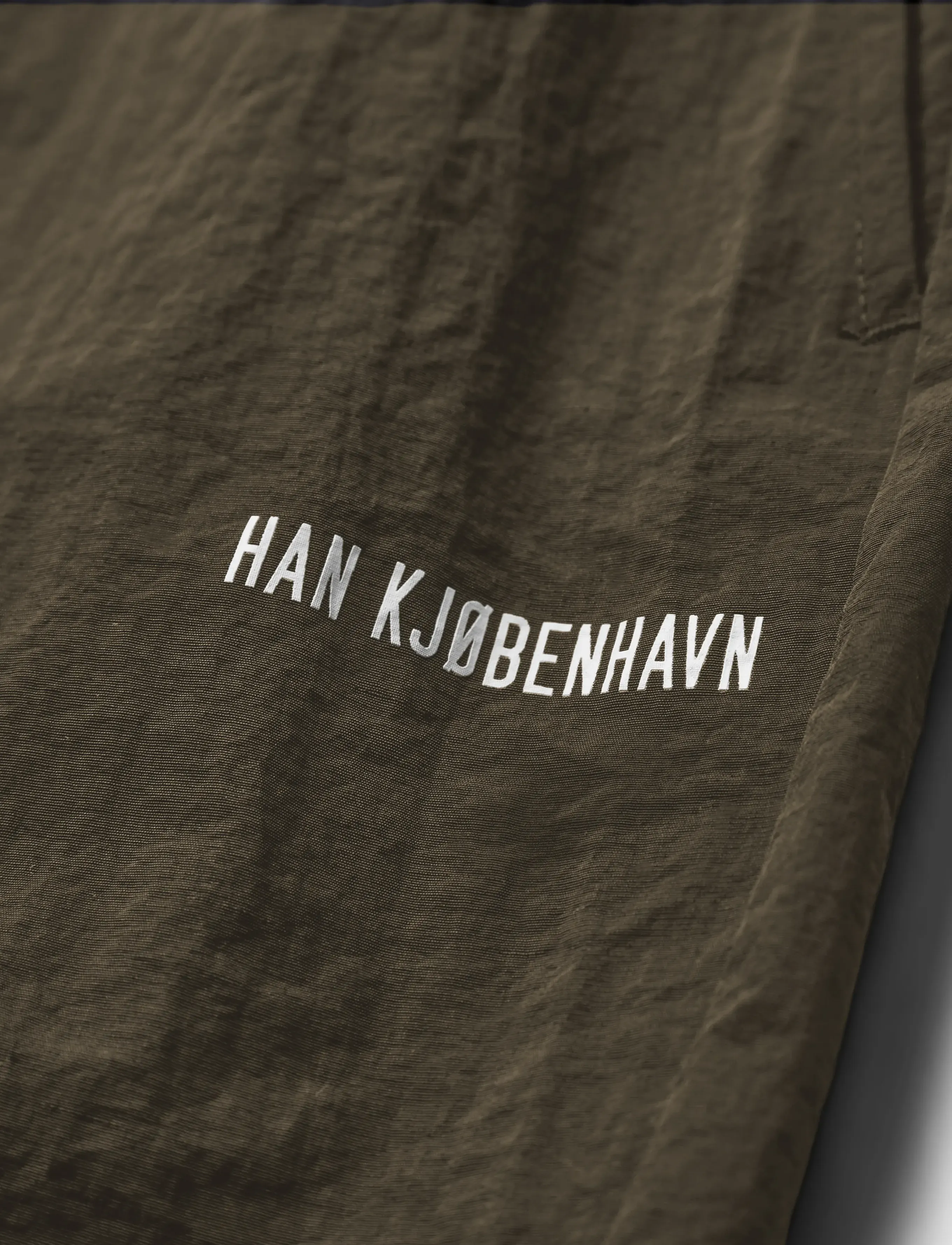 HAN Kjøbenhavn - Logo Track Shorts - casual shorts - khaki green - 1