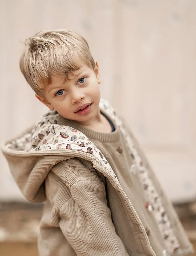 Hanevild - Mushroom jacket - teksa ja velvet - rainy - 4