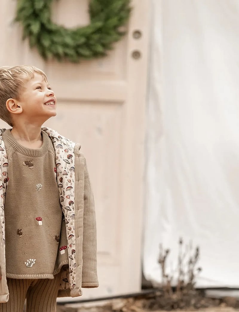 Hanevild - Mushroom jacket - teksa ja velvet - rainy - 5