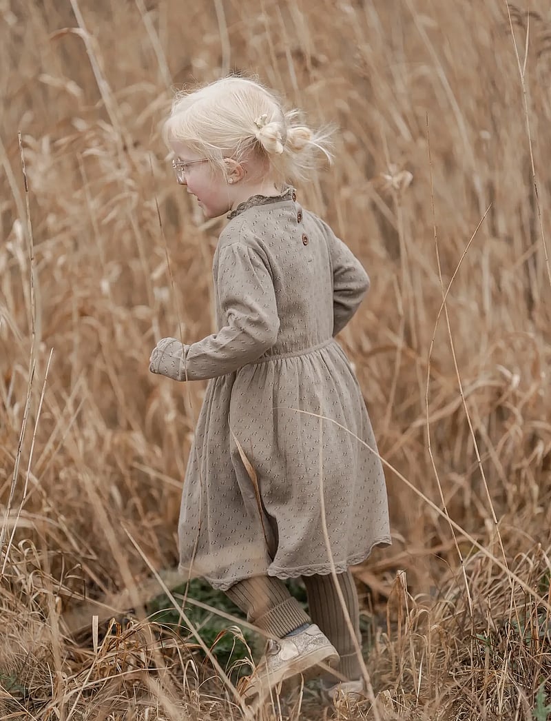 Hanevild - scallop dress - långärmade babyklänningar - crockery - 5