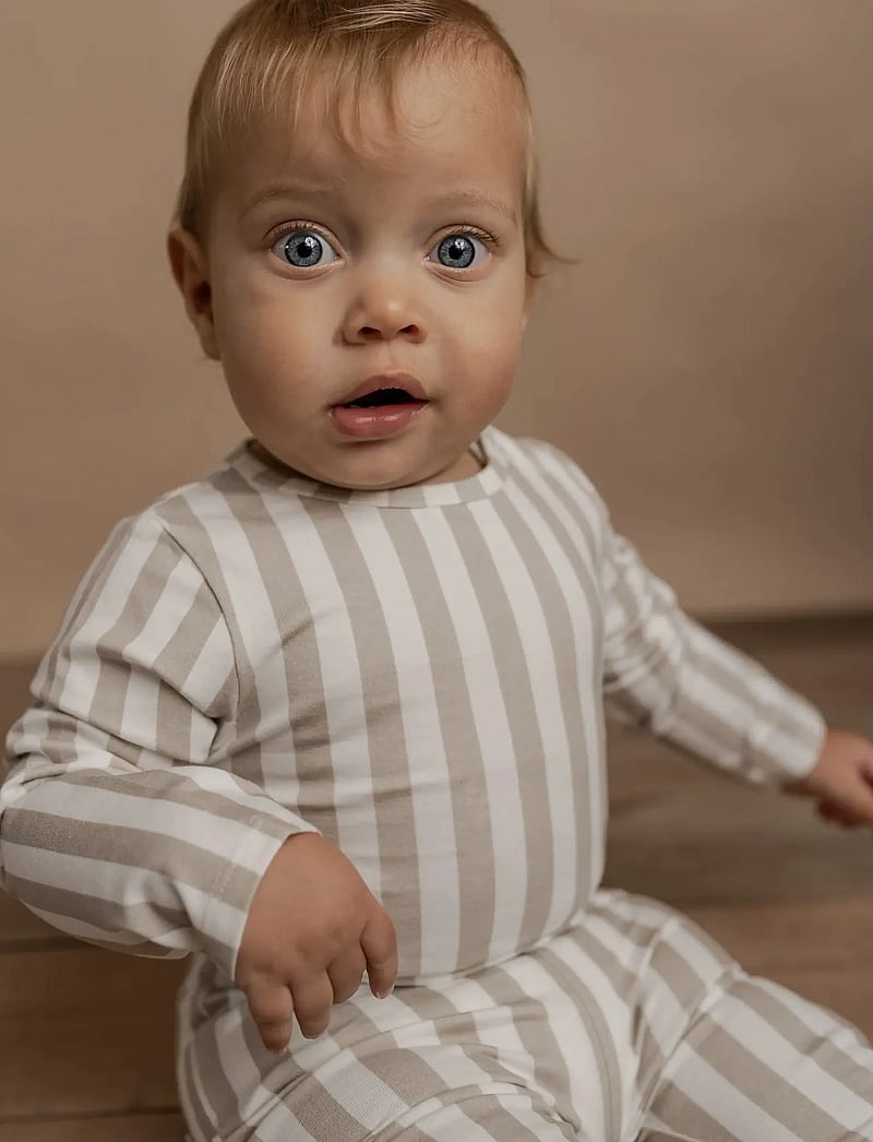 Hanevild - Striped romper - langærmede bodyer - summersand - 0