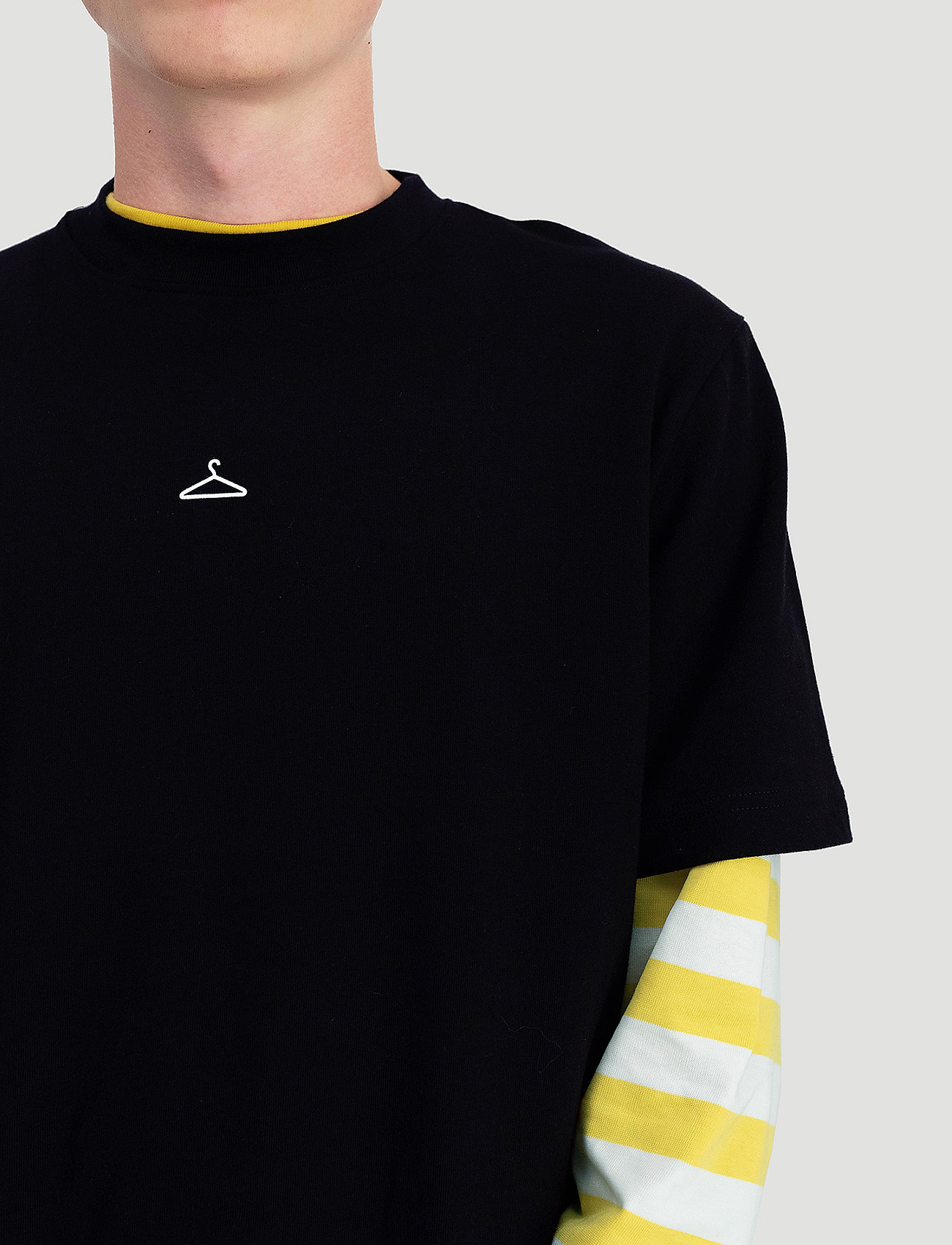Hanger by Holzweiler - Hanger Tee - black - 3