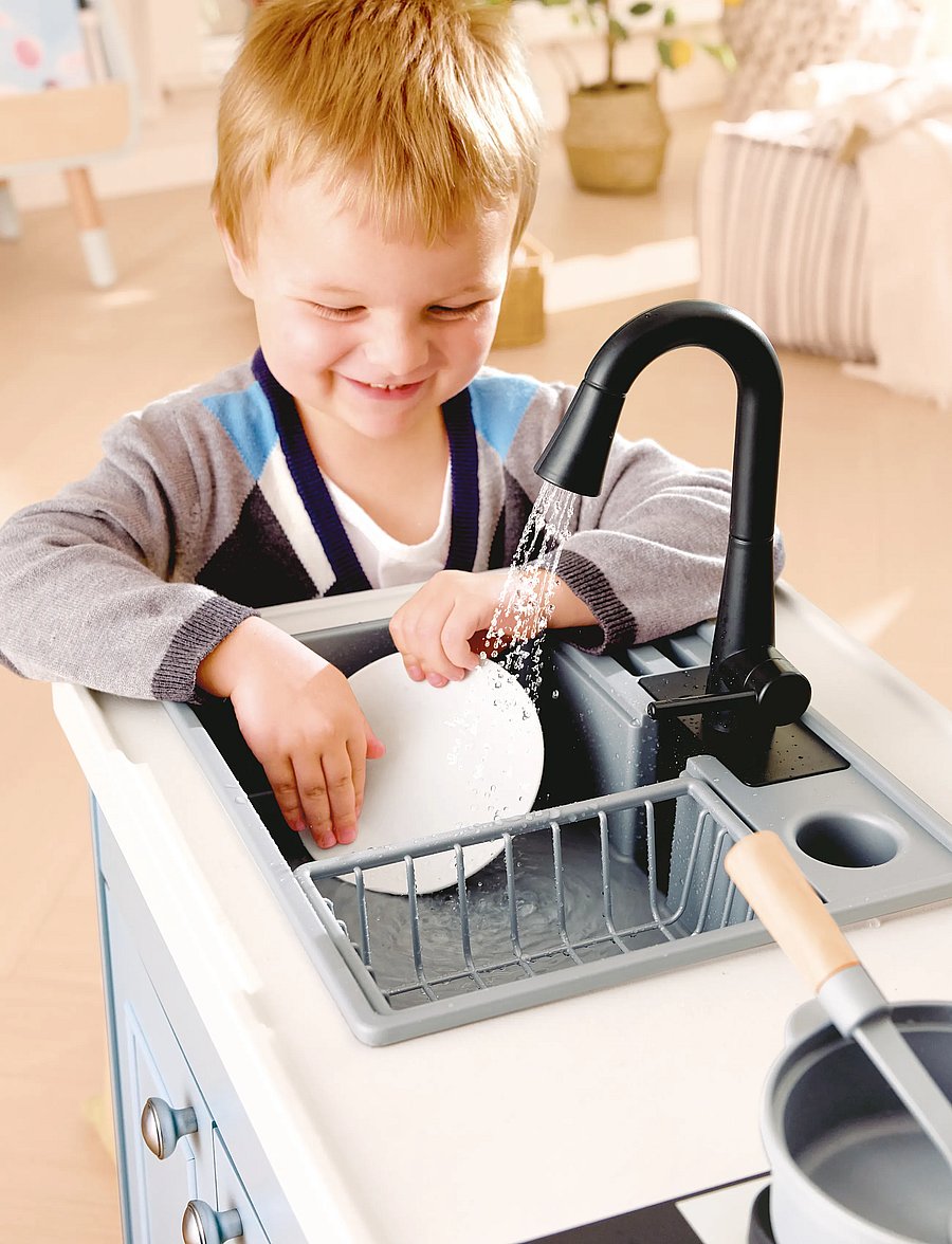 Hape - Hape Deluxe Kitchen With Running Water - legekøkkener - multi - 0