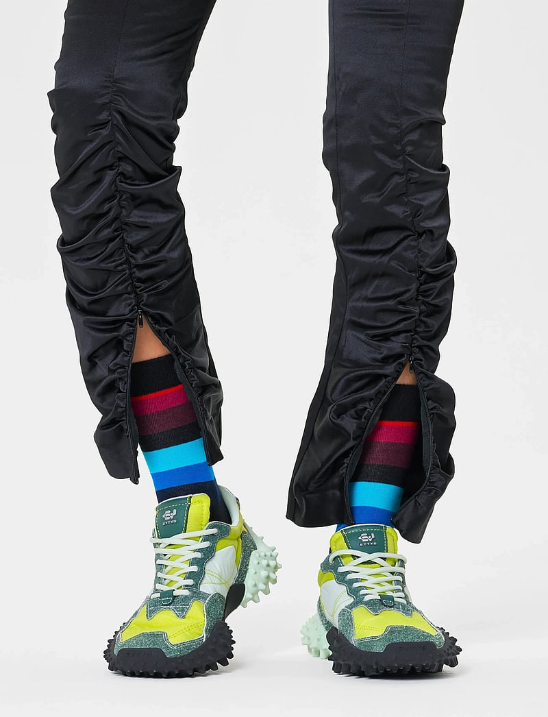 Happy Socks - Stripe Sock - klassikalised sokid - black - 2