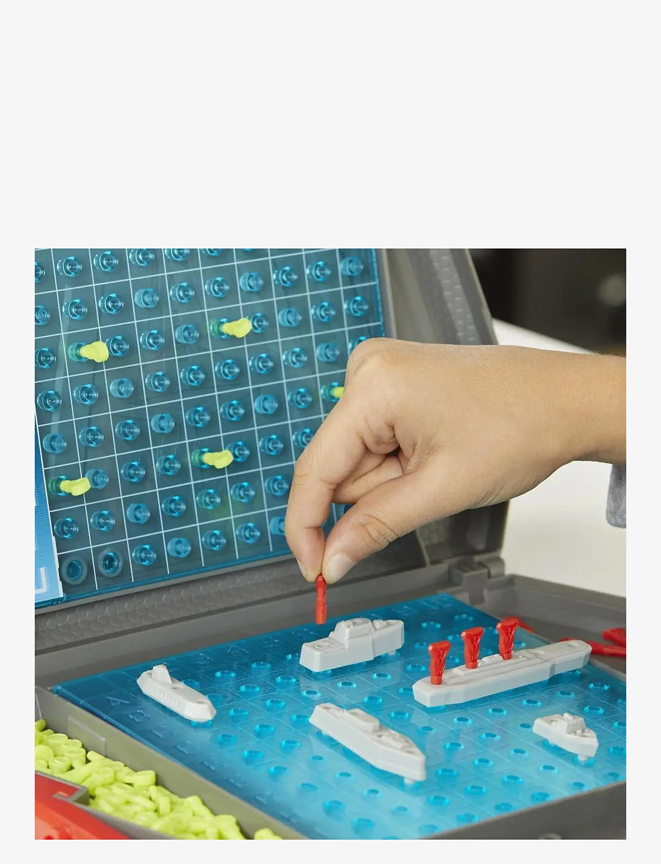 Hasbro Gaming - Battleship Board game Strategy - multi coloured - 4