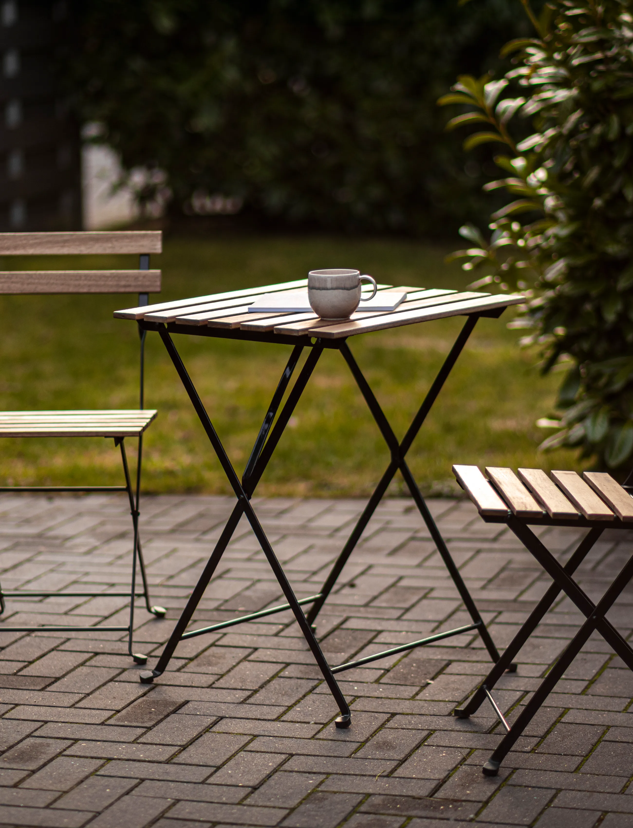 Hâws Hâws Nooka Acacia Cafe Set Fsc, One Size, Outdoor Environment > Outdoor Seating, Unisex