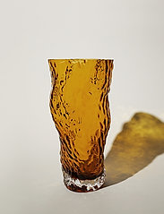Hein Studio - Ostrea Rock Glass Vase - Amber - große vasen - amber - 4