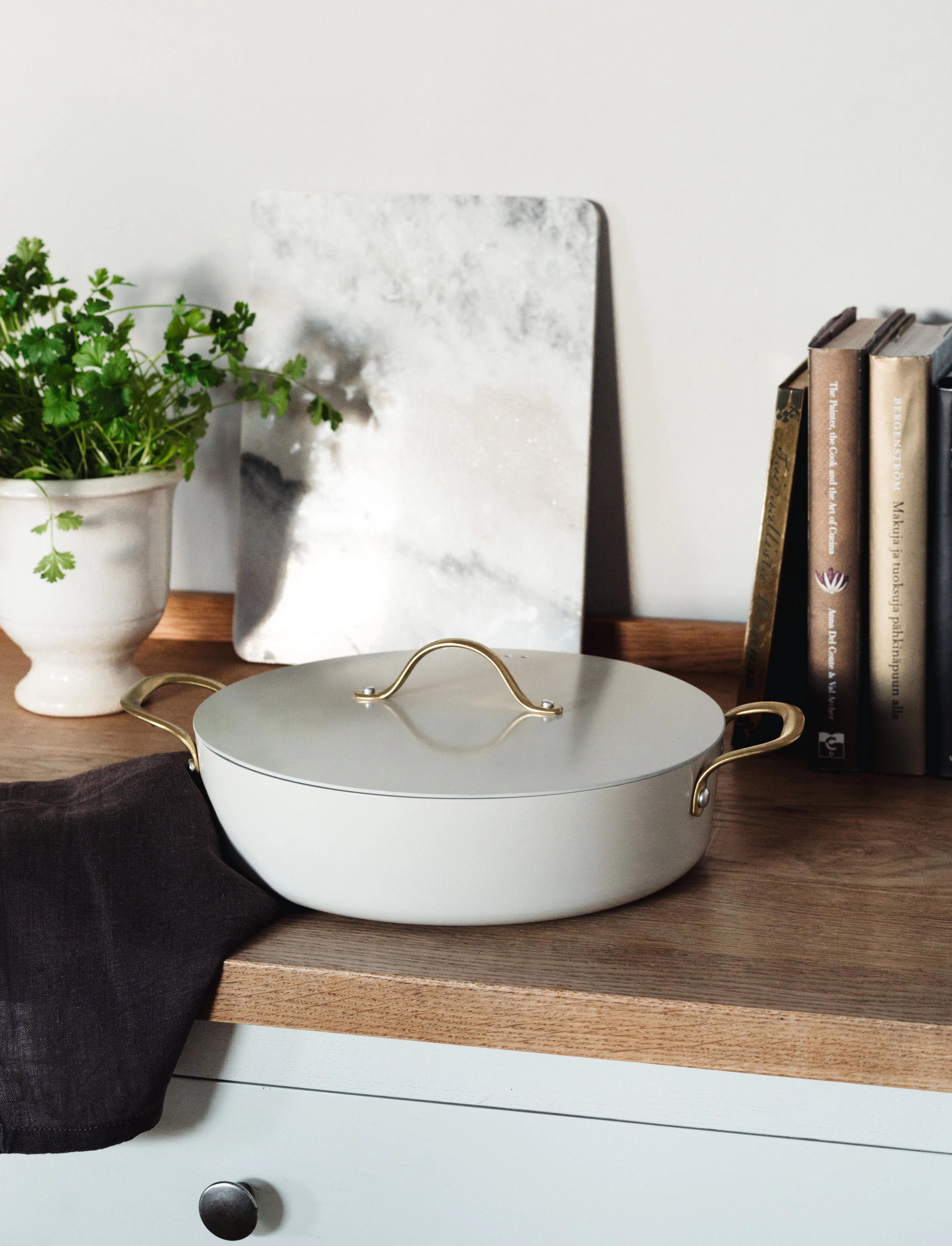 Heirol - Heirol Royal Pearl Casserole with lid 4,1 liter 28 cm - white - 2