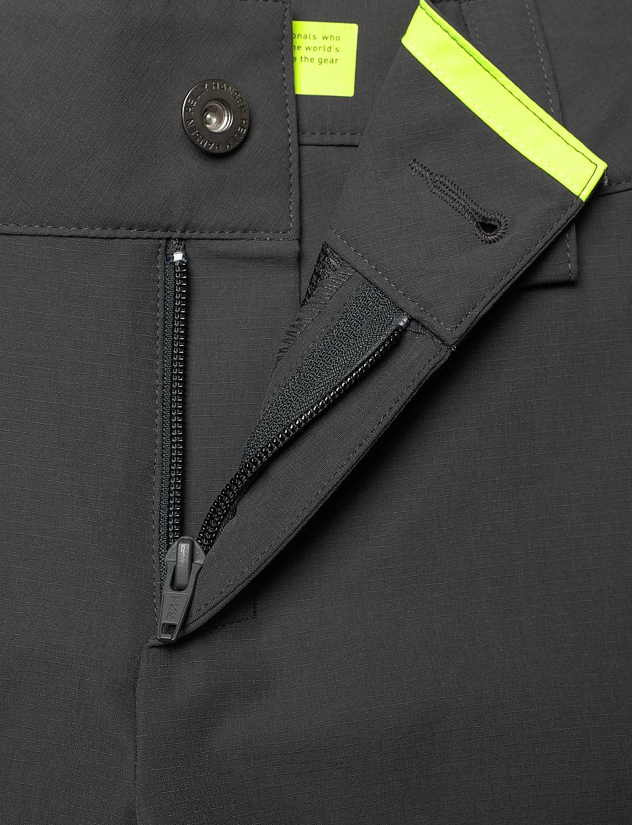 Helly Hansen - W QD CARGO SHORTS - outdoorshorts - ebony - 3