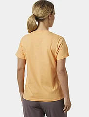 Helly Hansen - W HH LOGO T-SHIRT 2.0 - t-shirts - miami peach - 3