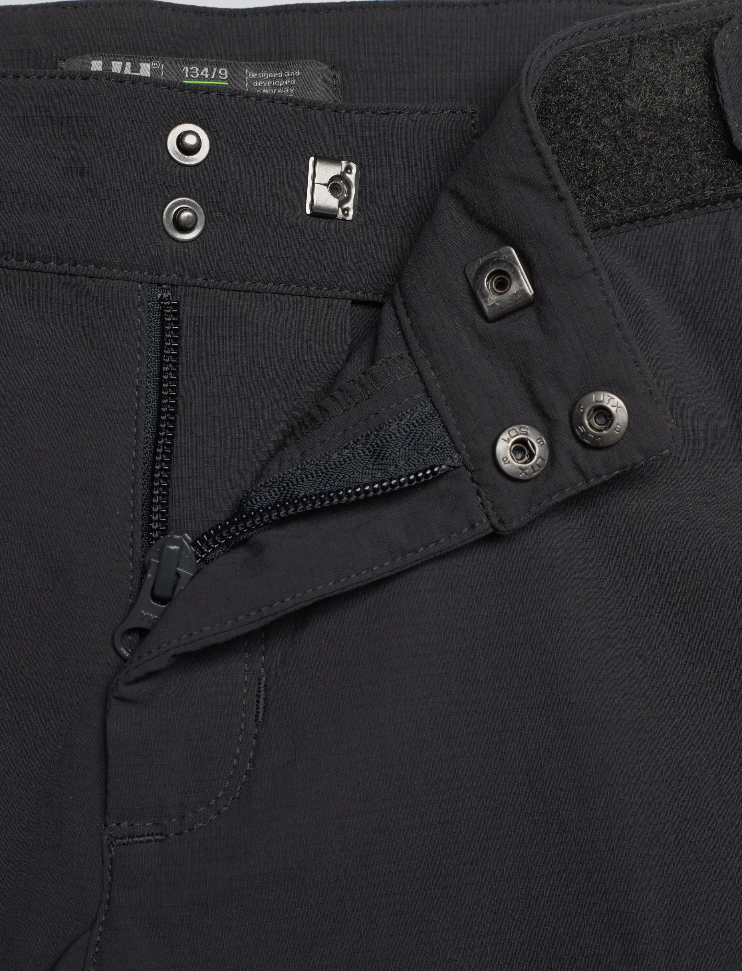 Helly Hansen - JR HH QD CARGO SHORTS - lühikesed kargopüksid - ebony - 3
