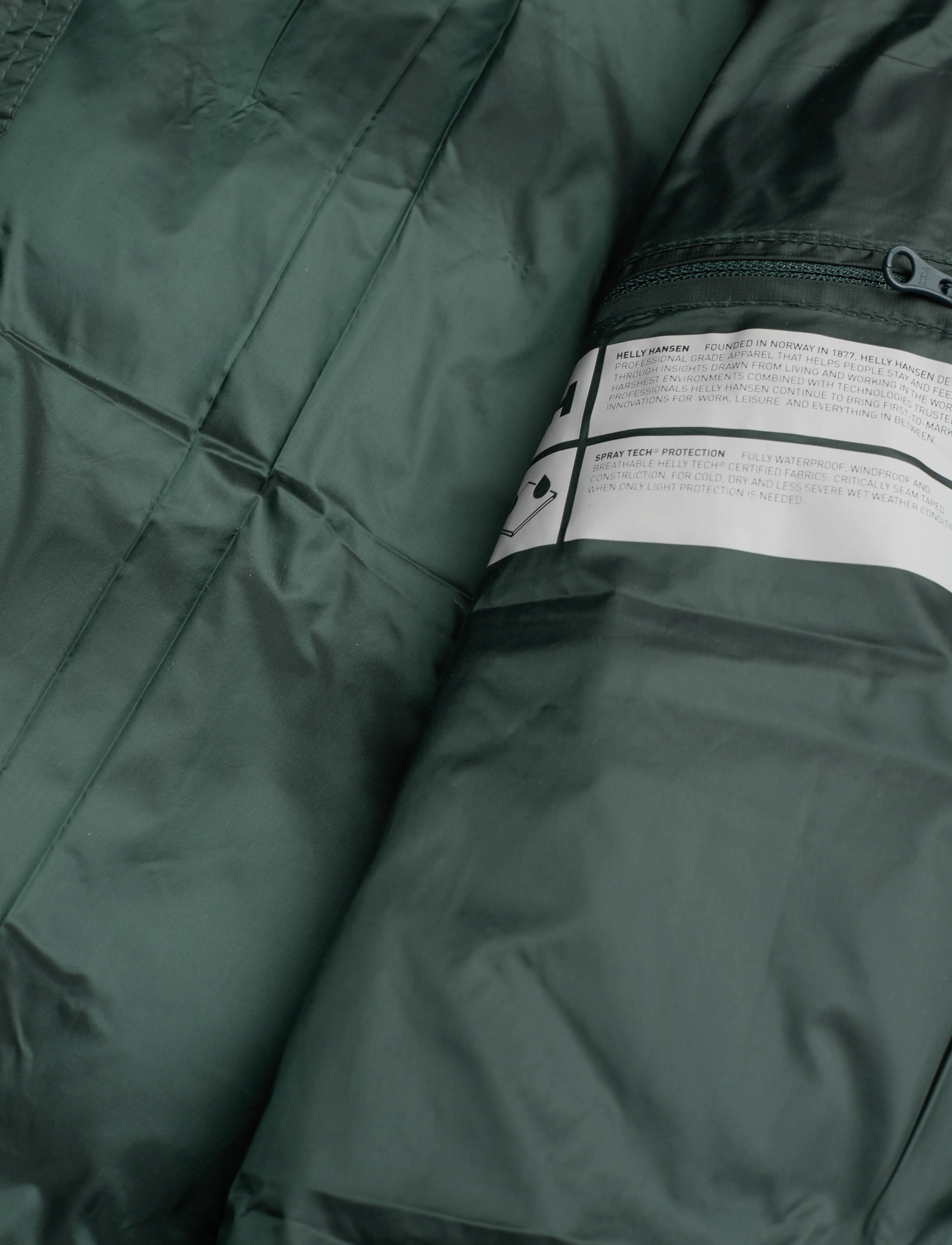 Helly Hansen - ACTIVE WINTER PARKA - darkest spr - 4