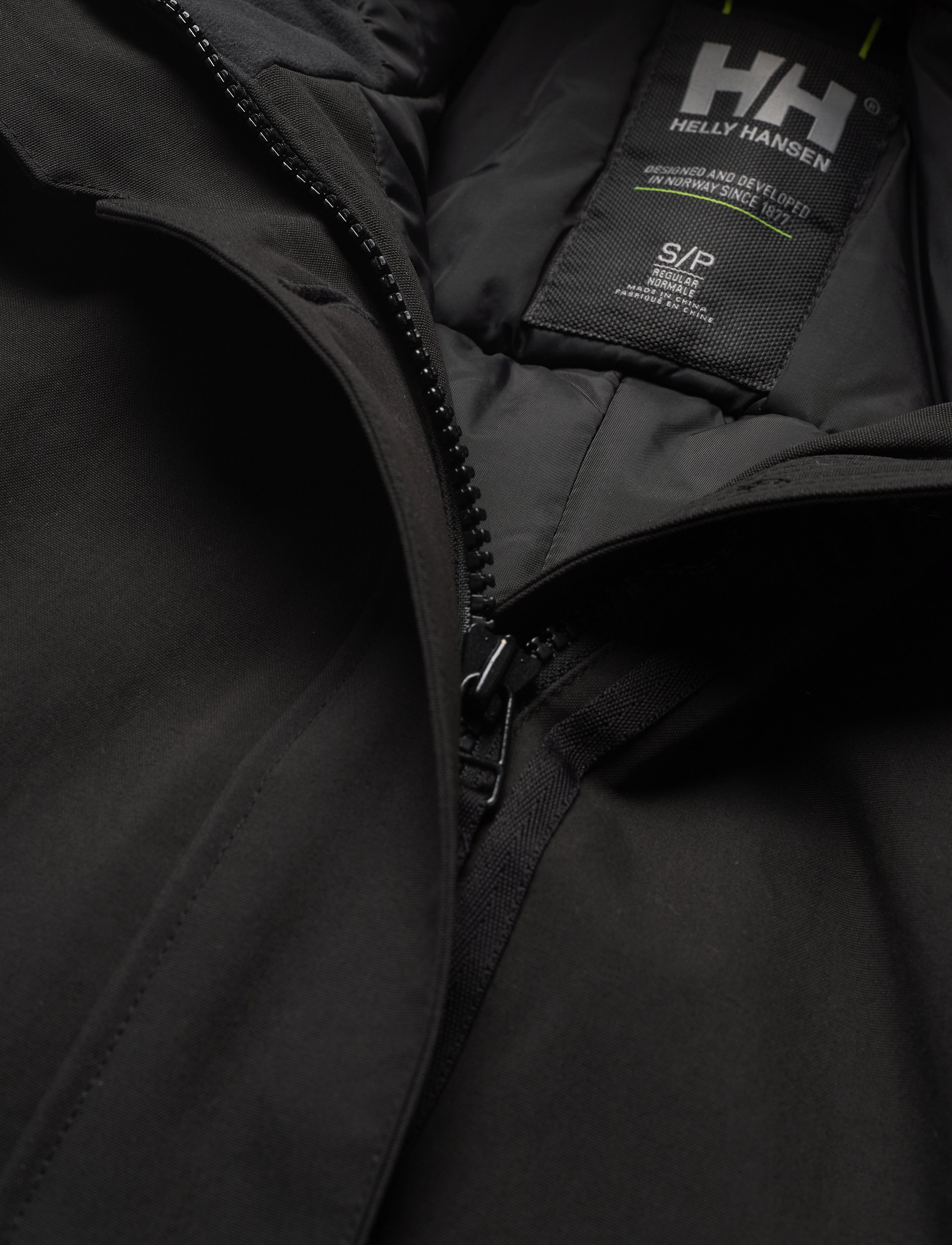 Helly Hansen - W SVALBARD 2 PARKA - black - 3