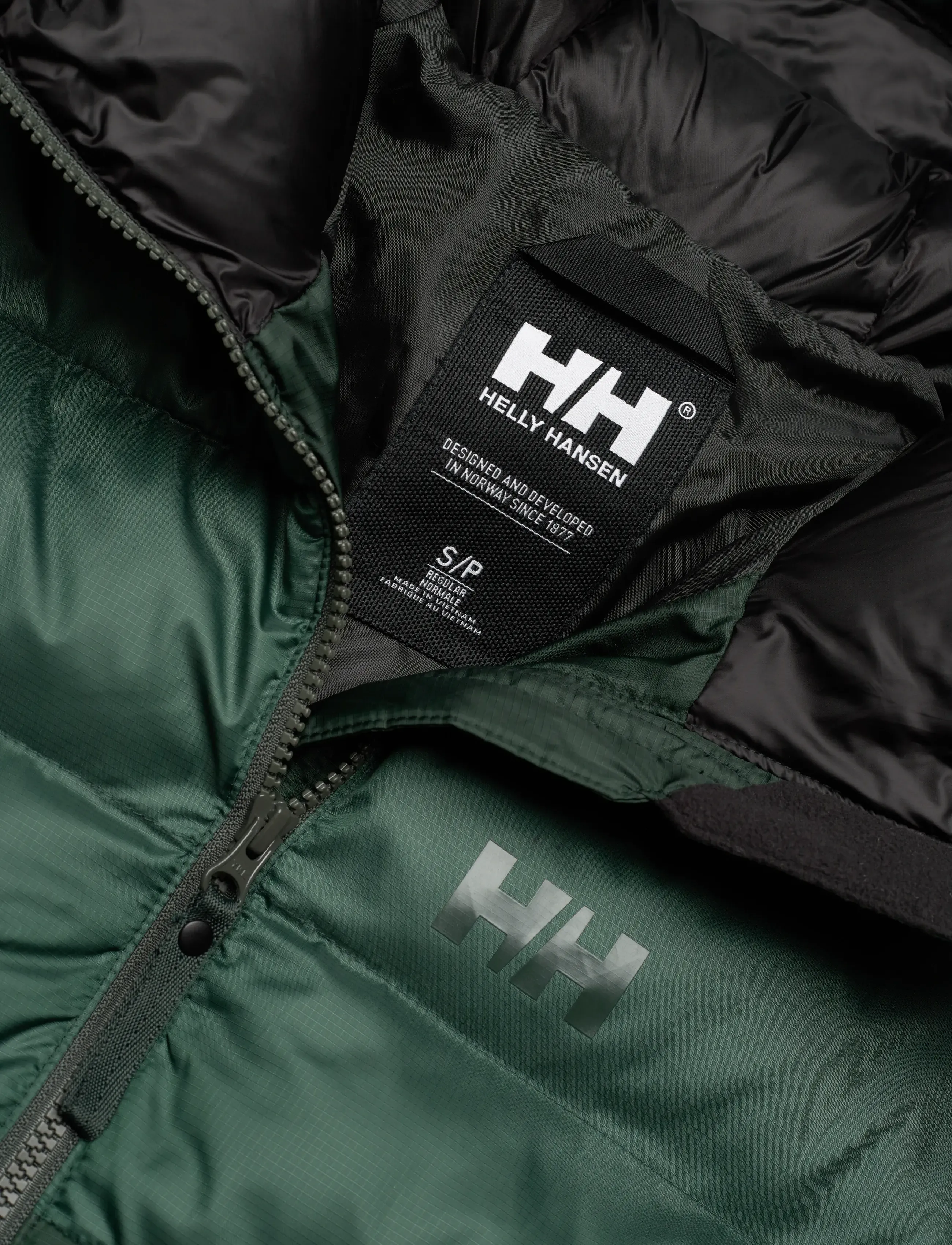 Helly Hansen - W ACTIVE PUFFY PARKA - parka coats - green - 2