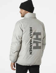 Helly Hansen - YU 23 REVERSIBLE PUFFER - padded jackets - utility gre - 10