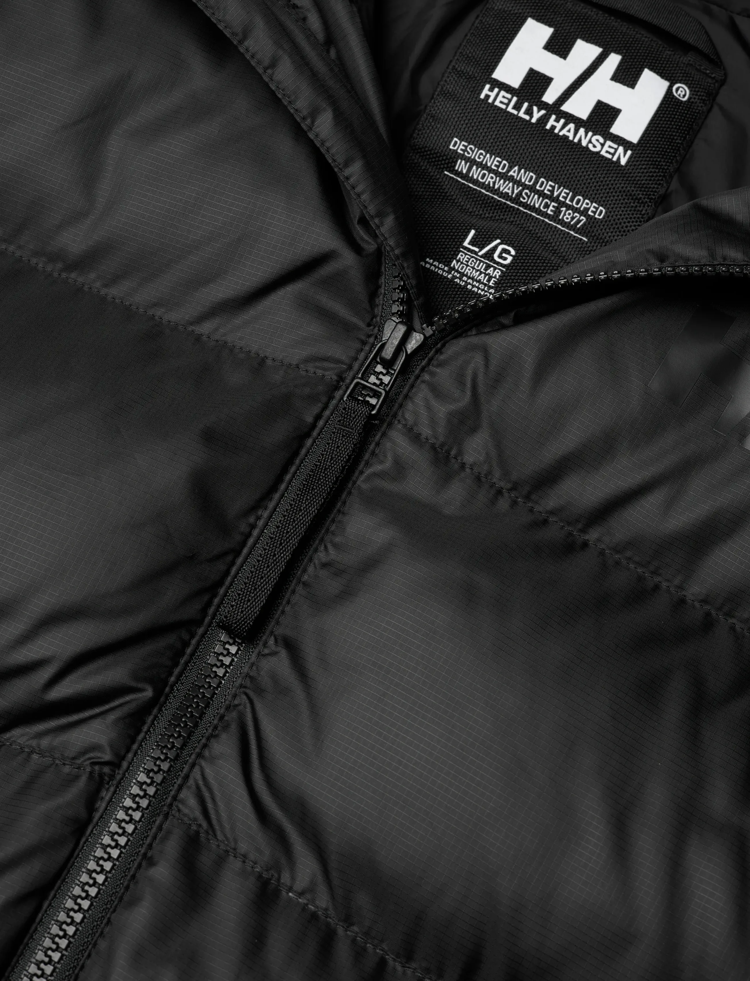 Helly Hansen - ACTIVE PUFFY JACKET - striukės ir švarkeliai - black - 4