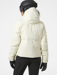 Helly Hansen - W NORA SHORT PUFFY JACKET - ski jackets - snow - 2