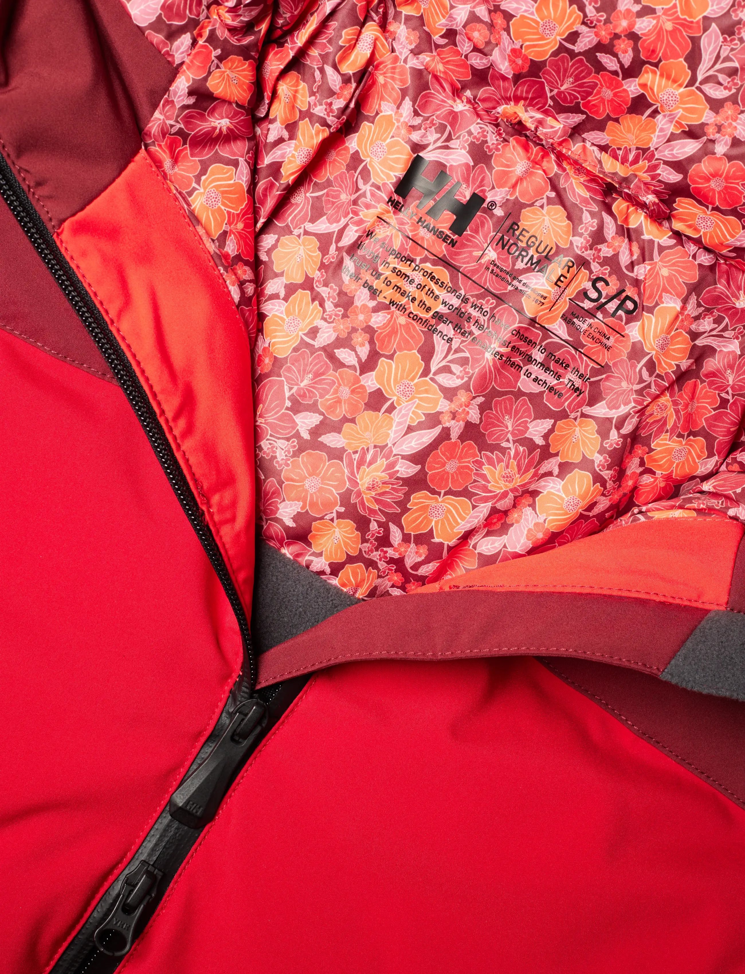 Helly Hansen - W NORA SHORT PUFFY JACKET - skijacken - red - 4