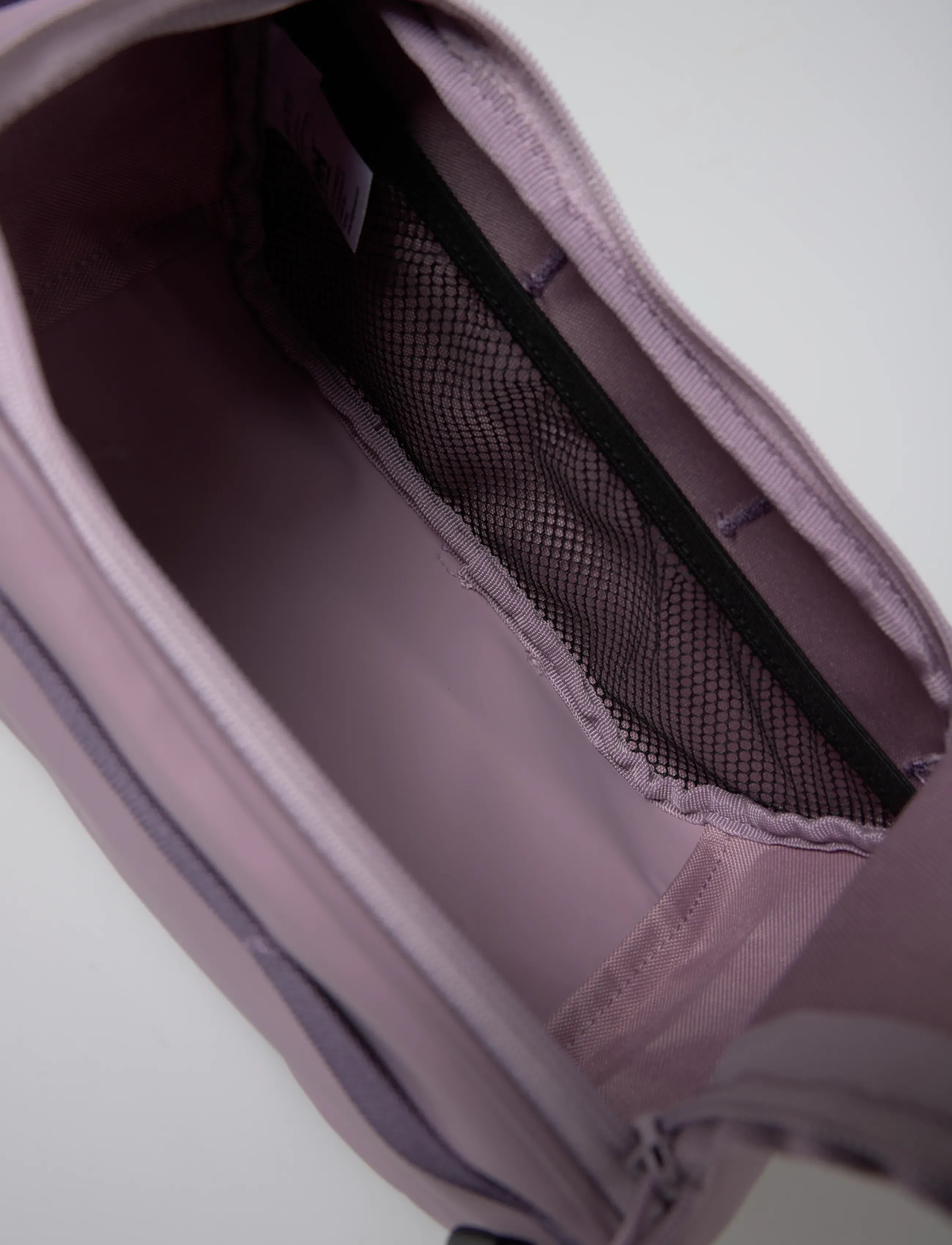 Helly Hansen - H/H SCOUT WASH BAG - bag accessories - purple clay - 5