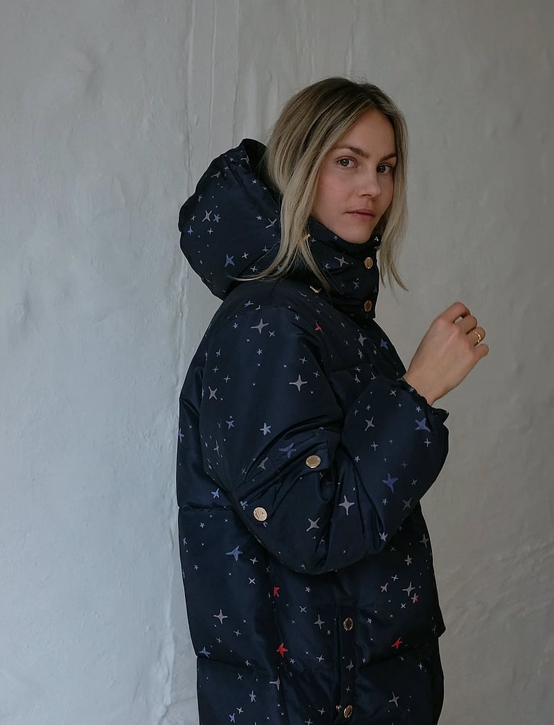 Helmstedt - Alma Jacket - daunenmäntel - star print - 3