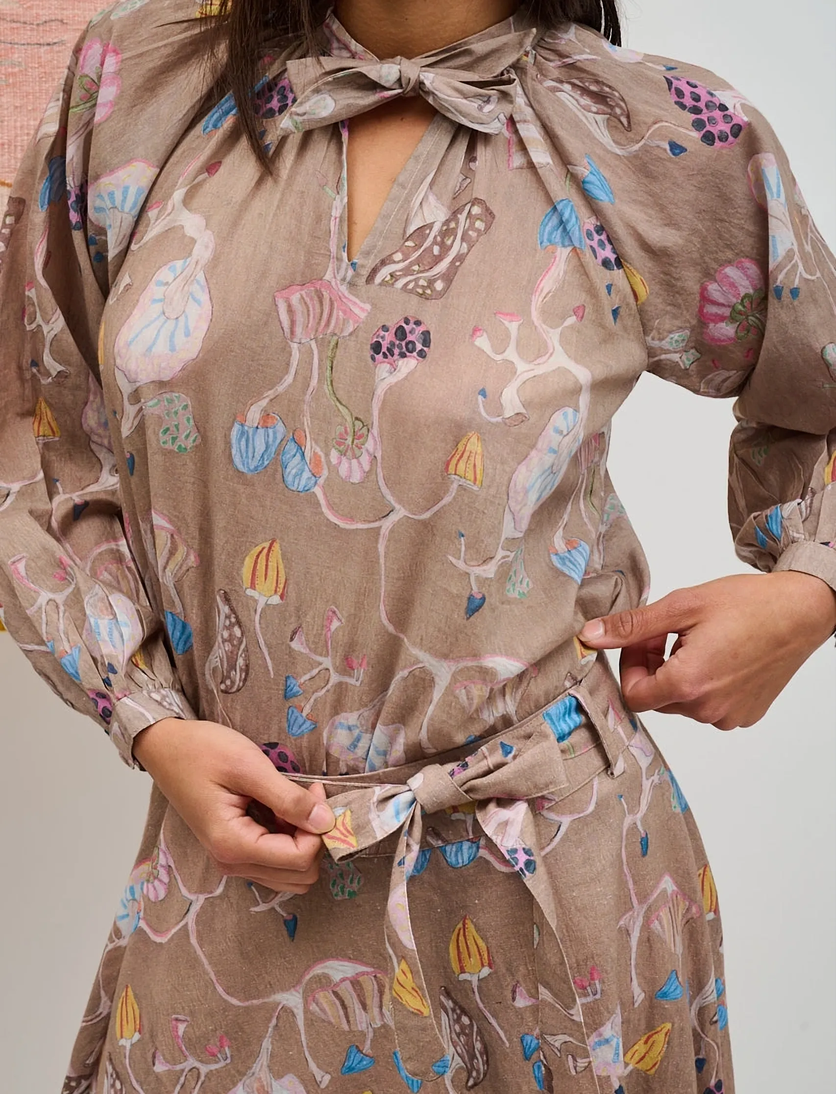 Helmstedt Mona Shirt - Blusen & Hemden - DANCING MUSHROOM PRINT / brown