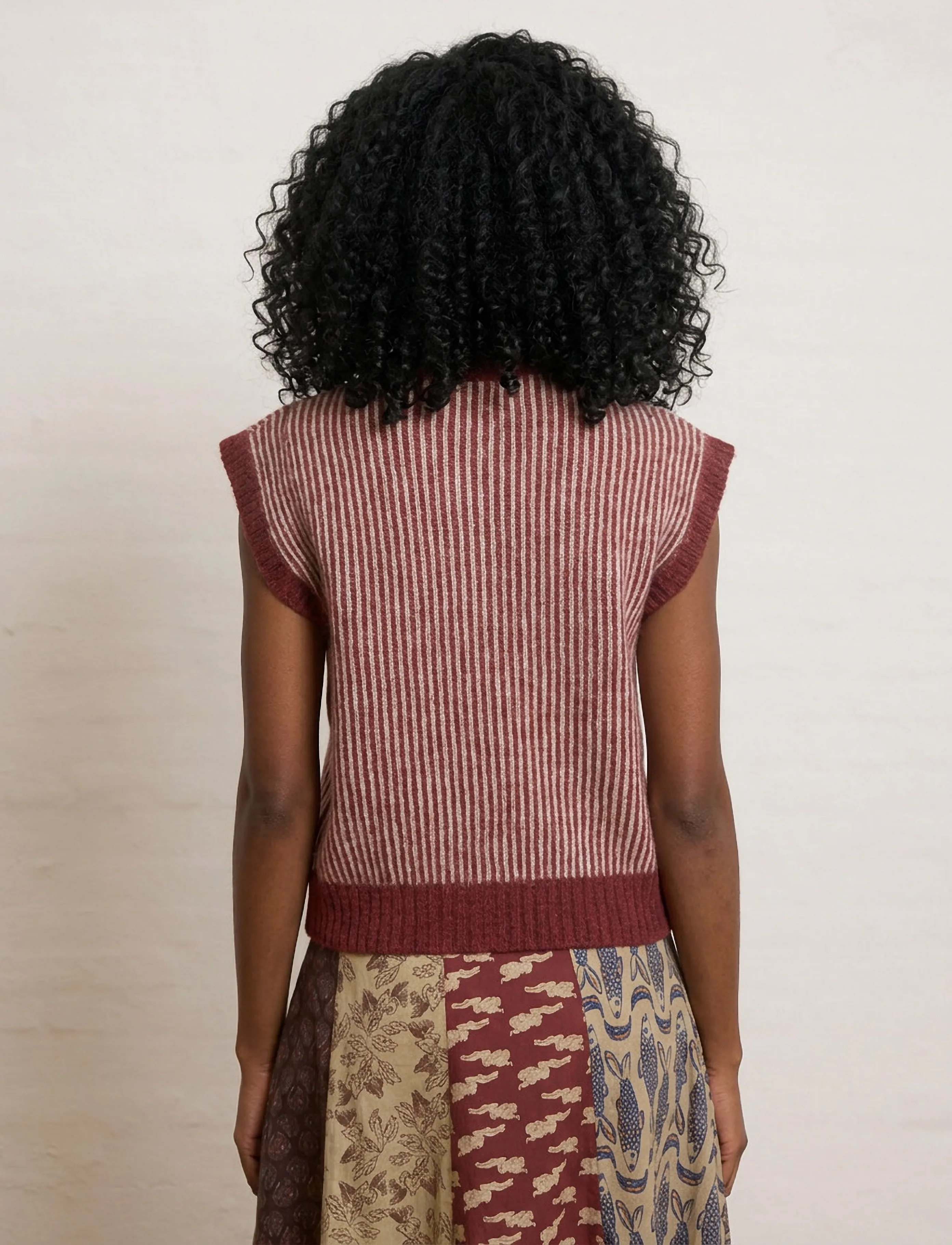 Helmstedt - Naya Vest - knitted vests - striped knit - 3