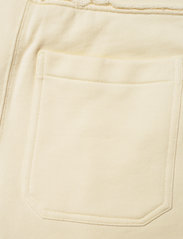 Helmut Lang - PANEL SHORTS.TRAPUNT - sweat shorts - custard - 4