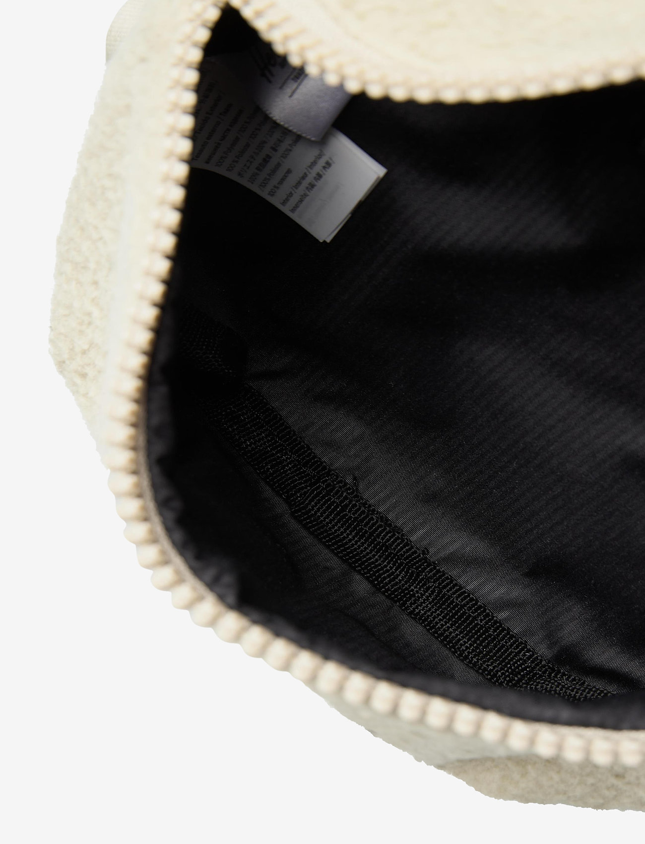 Herschel - Fourteen - overcast - 4