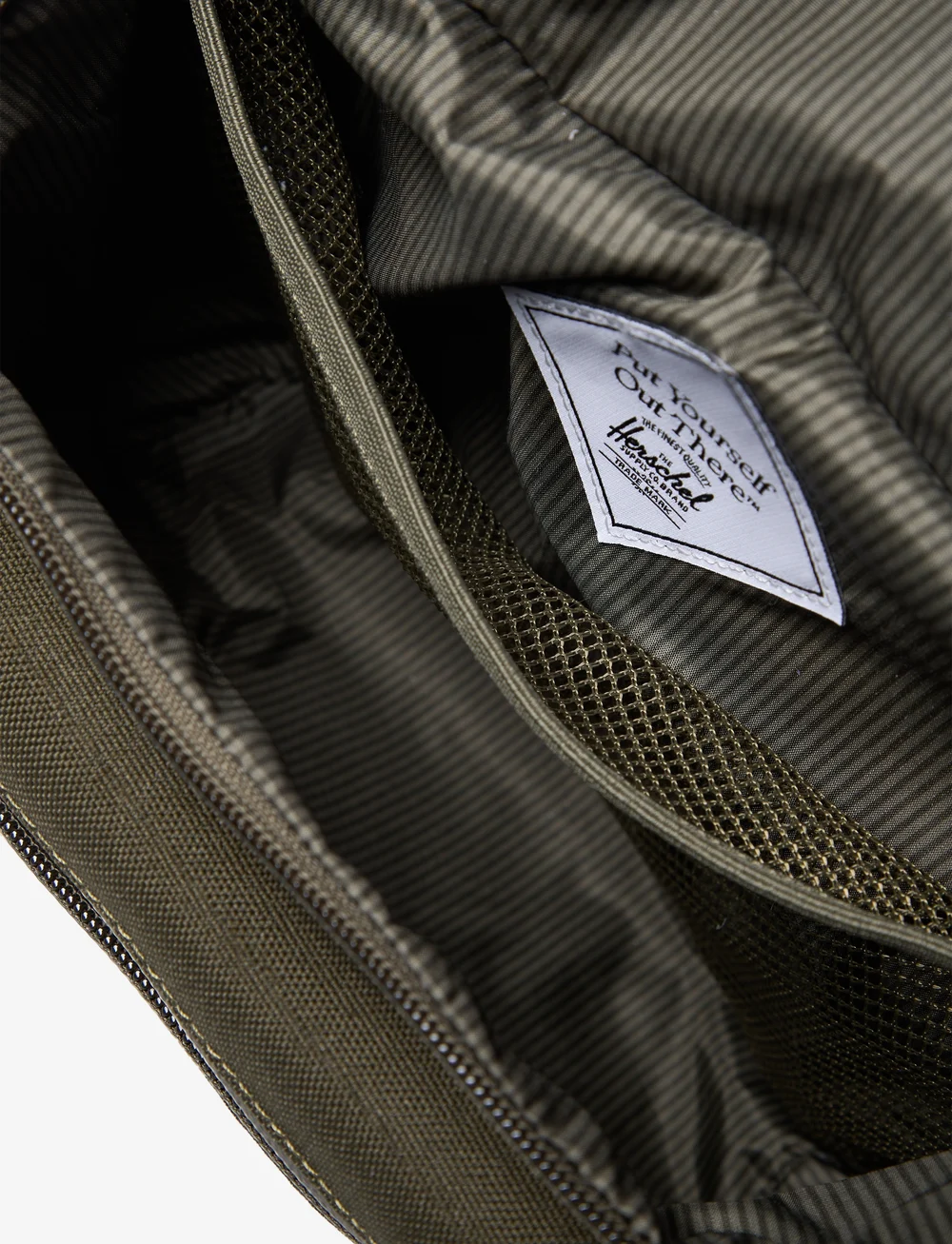 Herschel pop quiz messenger sales