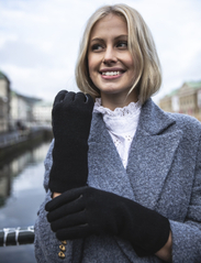 Hestra - Samantha - gloves - black - 4