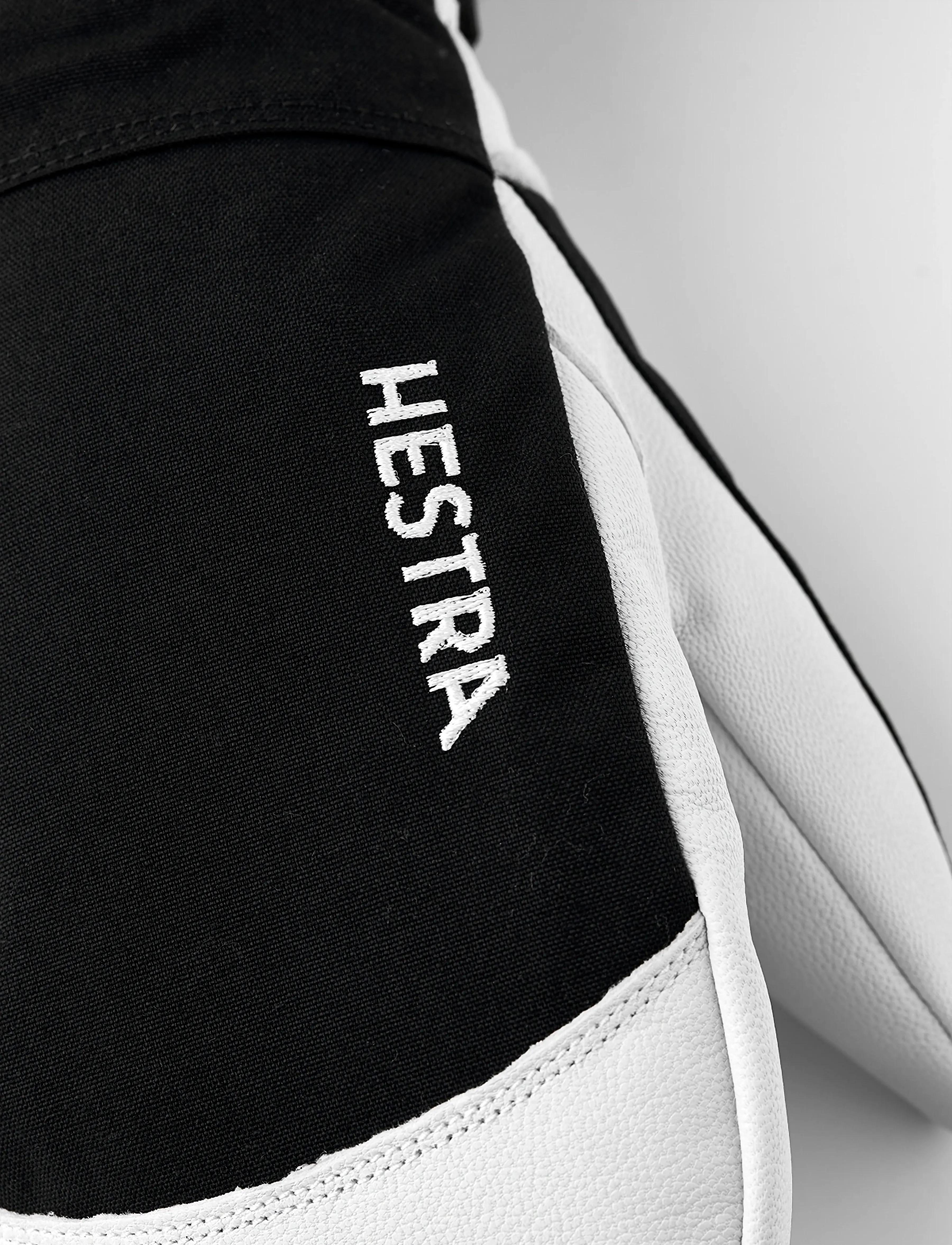 Hestra - Army Leather Heli Ski - mitt Black - black - 3
