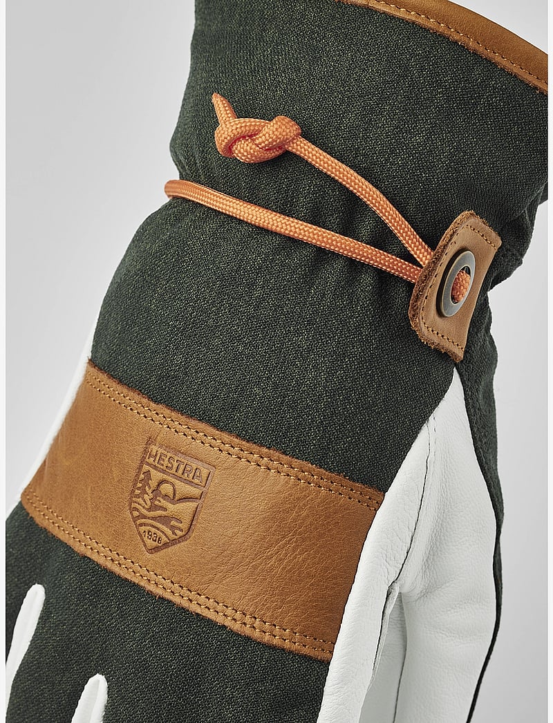 Hestra - Voss CZone - 5 finger Black/Cork - fingervantar - forest - 2