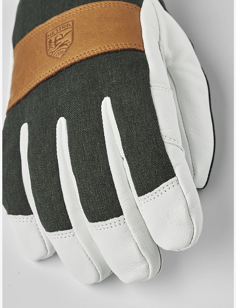 Hestra - Voss CZone - 5 finger Black/Cork - fingervantar - forest - 4