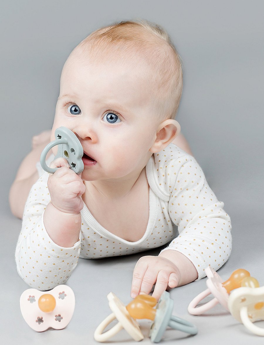 HEVEA - Pacifier orthodontic 3-36 months - gorgeous grey - 0