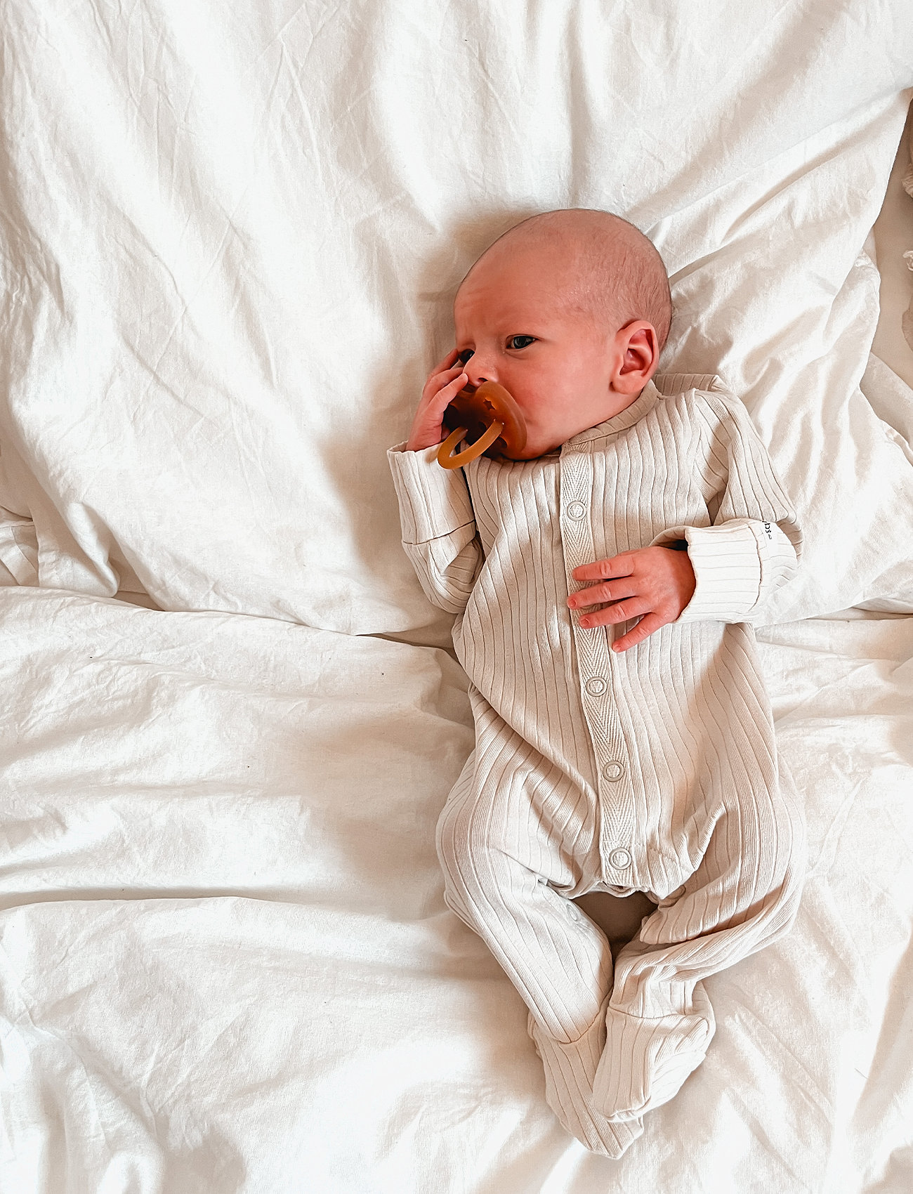 HEVEA - Trial Trio-Pack Natural Rubber Pacifiers - Three Teat Mix for Newborn 0+ Months - tétines - natural - 2