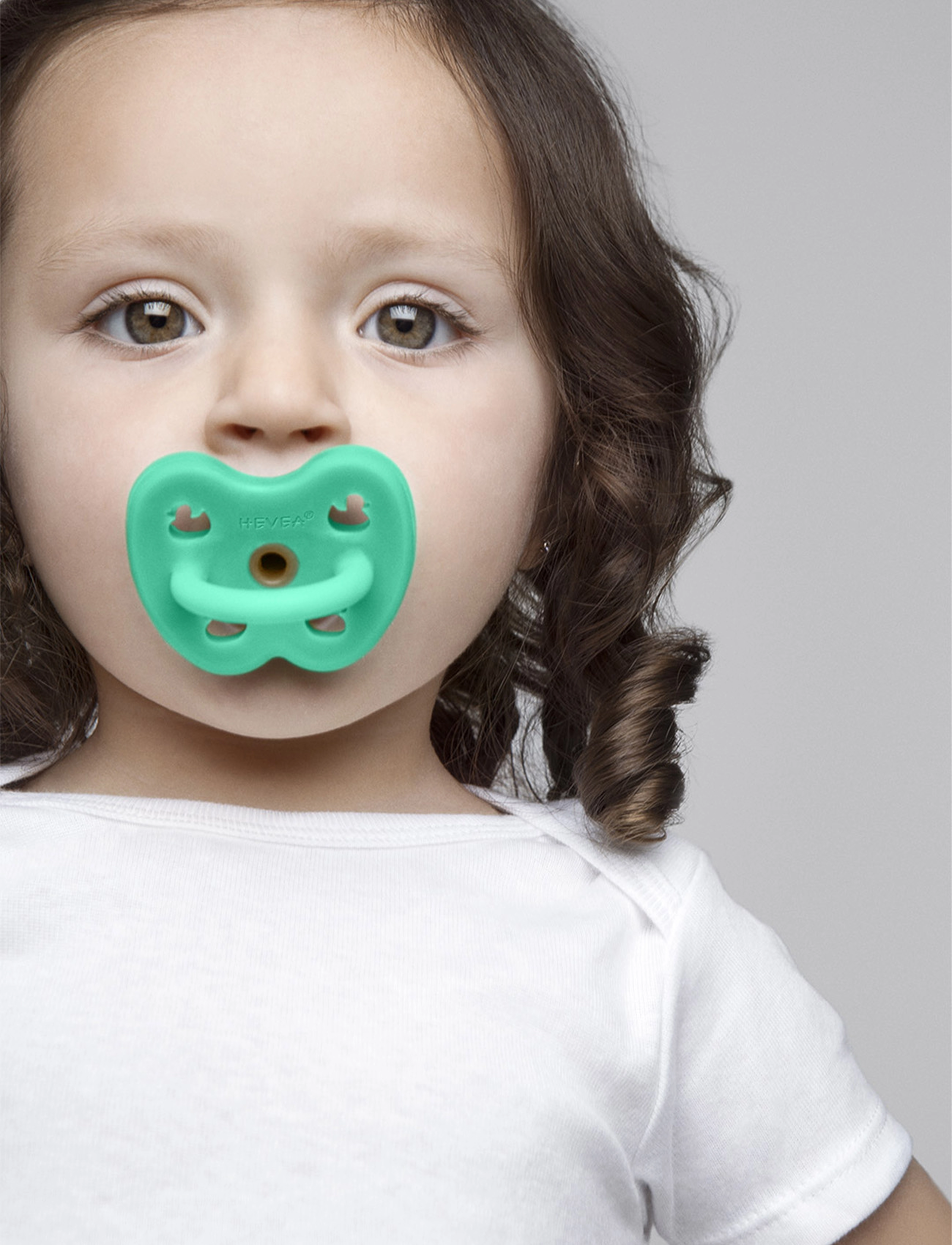 HEVEA - Two-Pack Orthodontic Pacifier 3-36 Months - maya blue & pop of green - 3