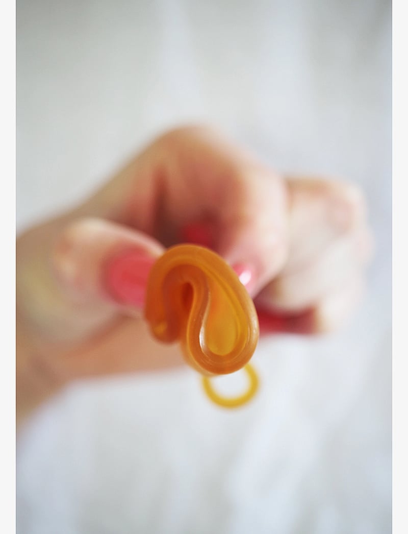 HEVEA - LOOP Menstrual Cup - Size 2 - Natural - mensprodukter - natural - 4