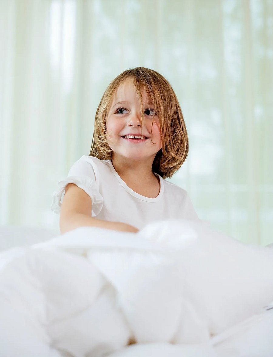Høie of Scandinavia - Saga medium warm down junior duvet - bettdecken und kissen - white - 0