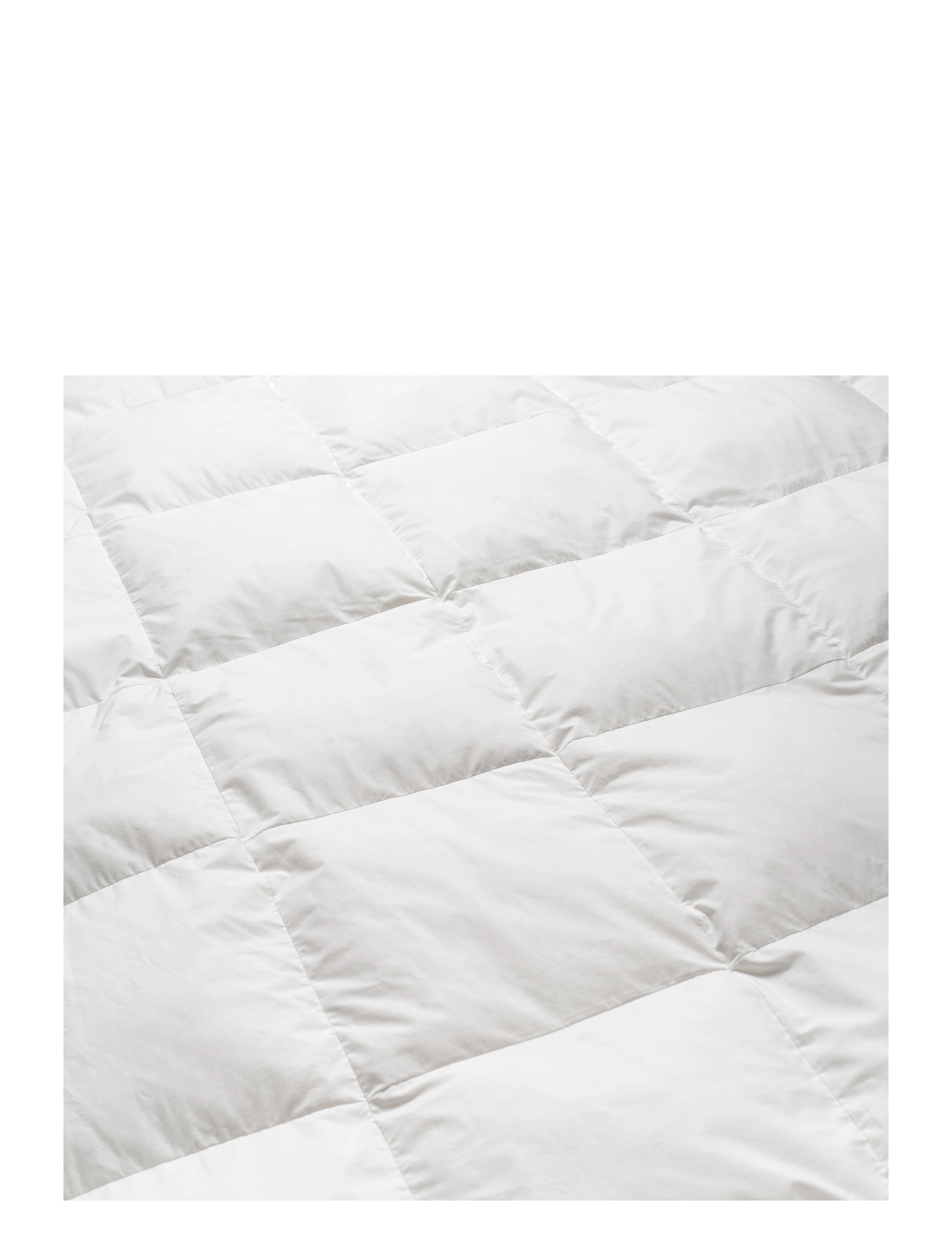 Høie of Scandinavia - Saga medium warm down duvet - vuodevaatteet - white - 2