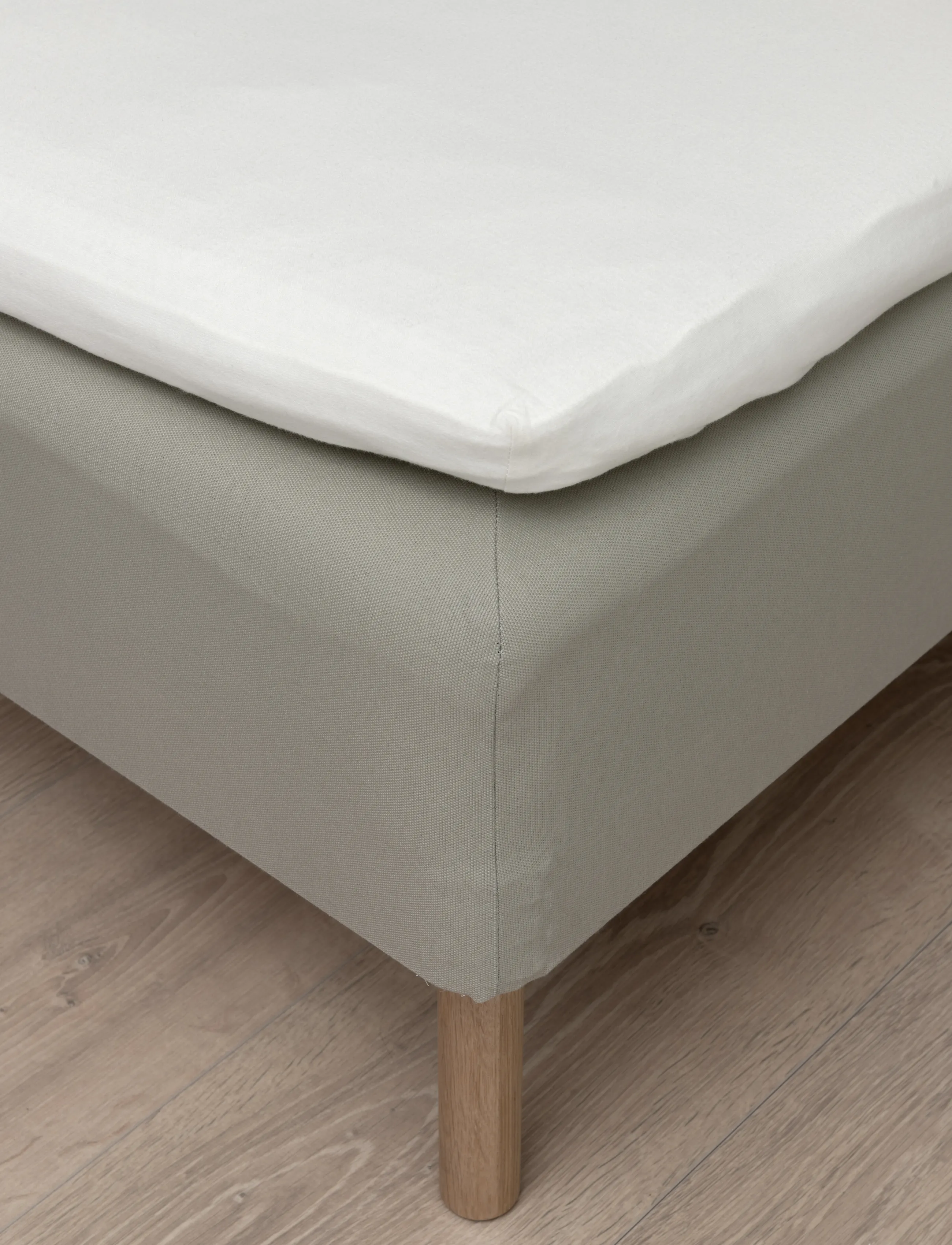 Høie of Scandinavia  - Formfitted Flanell sheet - formsyet lagen - creme - 2