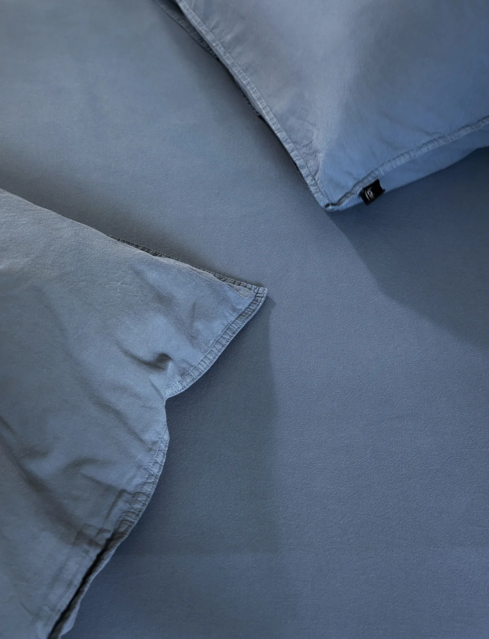 Høie of Scandinavia - Frøya Stonewashed Formfitted Sheet - fitted bed sheets - blue - 1