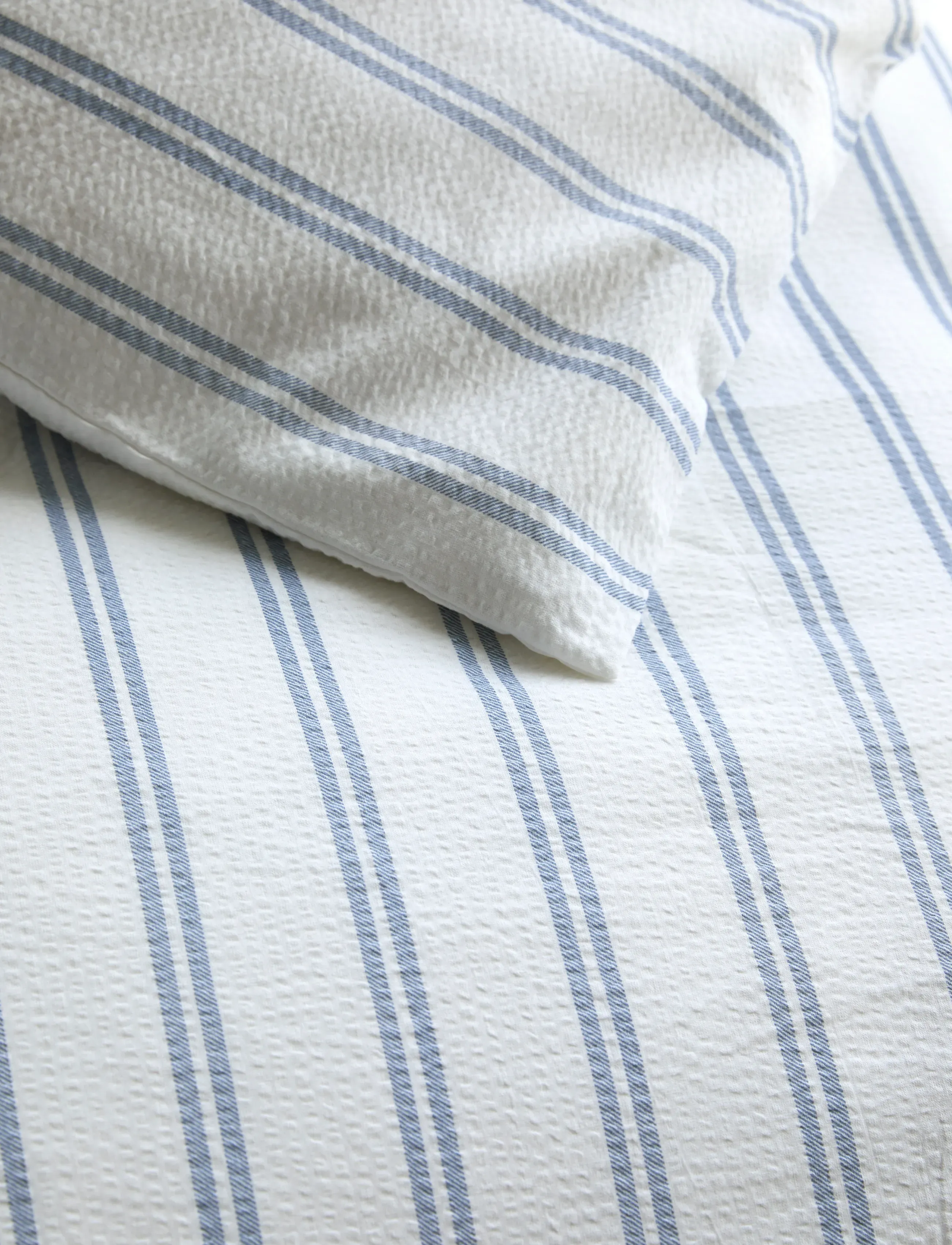 Høie of Scandinavia  - Wiktor Seersucker bed set - sengesett - denim blue - 2