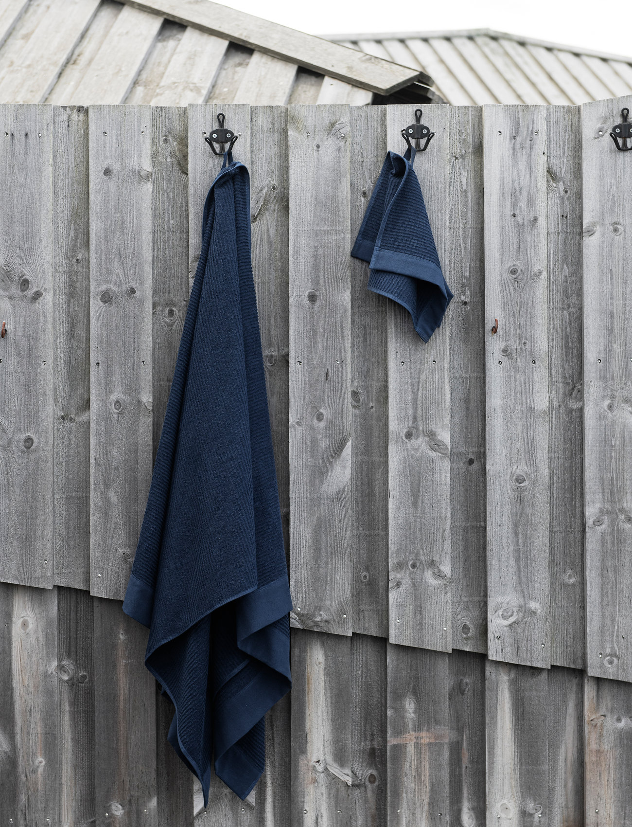 Høie of Scandinavia  - Holiday Towel - home - dark blue - 1