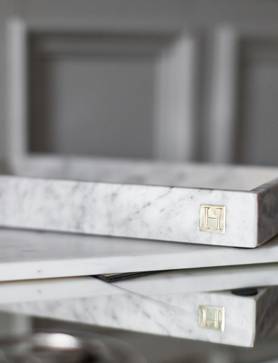 Hilke Collection - Marbletray with logo - valentinstaggeschenke - marble/brass - 0