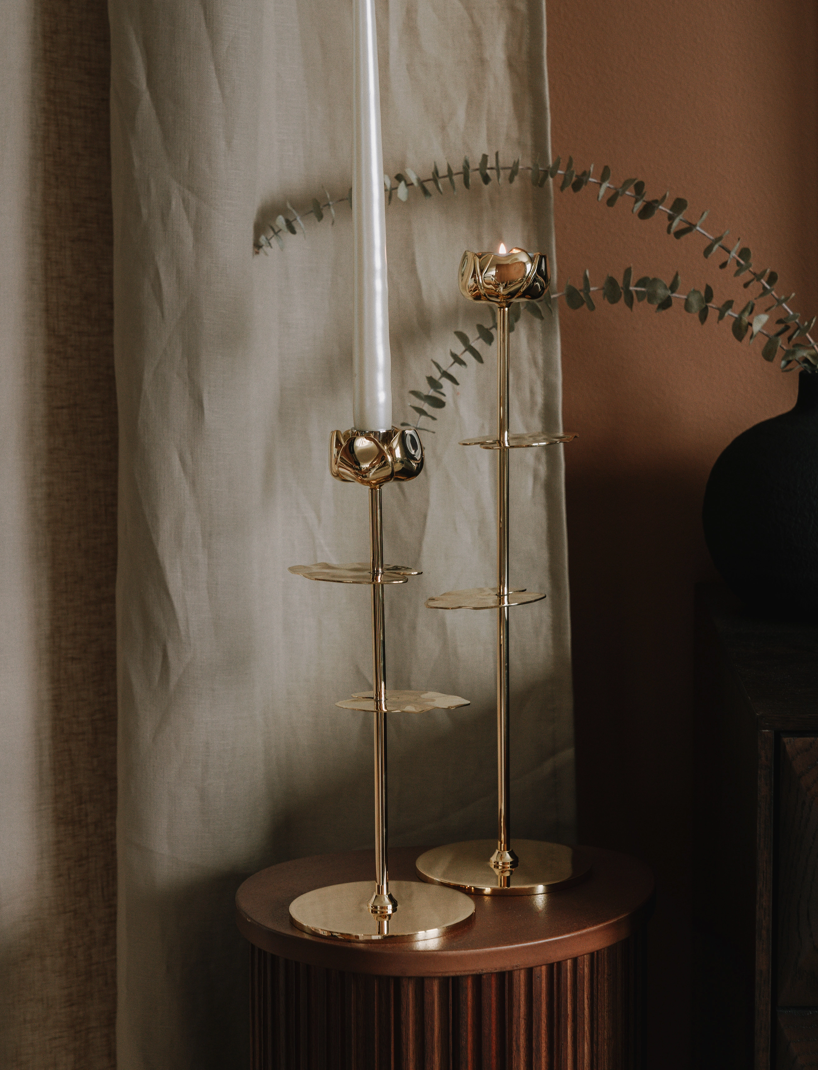 Hilke Collection Lysestage Ninfea Alta, 30 cm, H30 cm x 12, Gold, Lysestager & Lanterner > Lysestager, Unisex