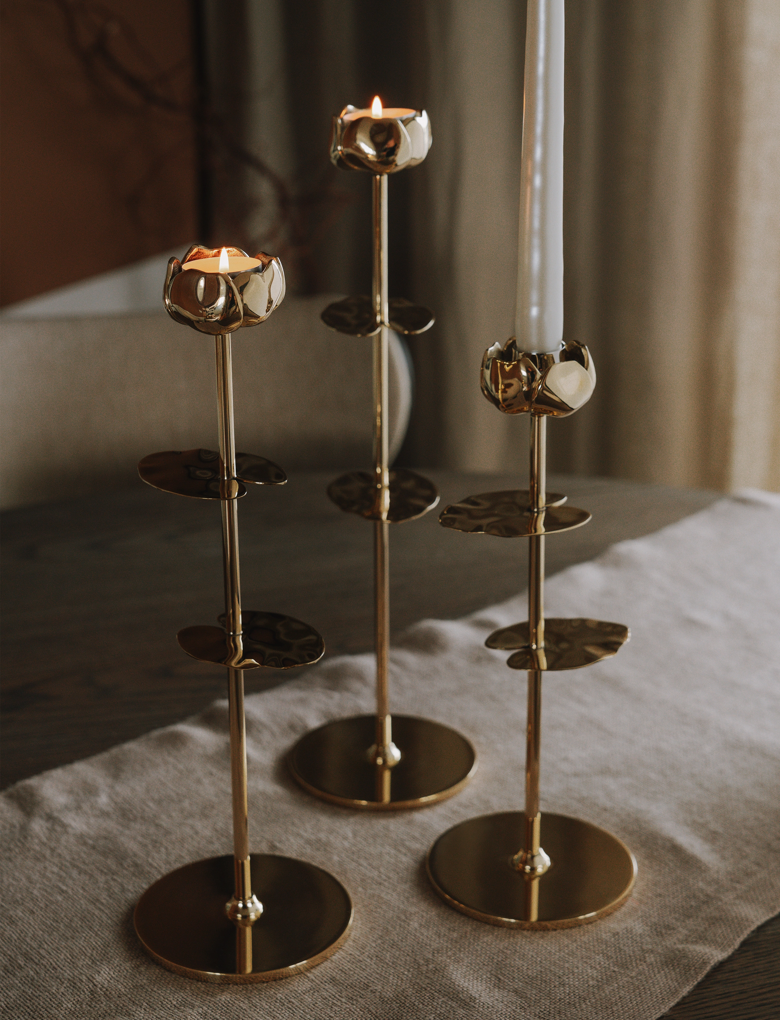 Hilke Collection - Candlestand Ninfea - tealight holders - gold - 2