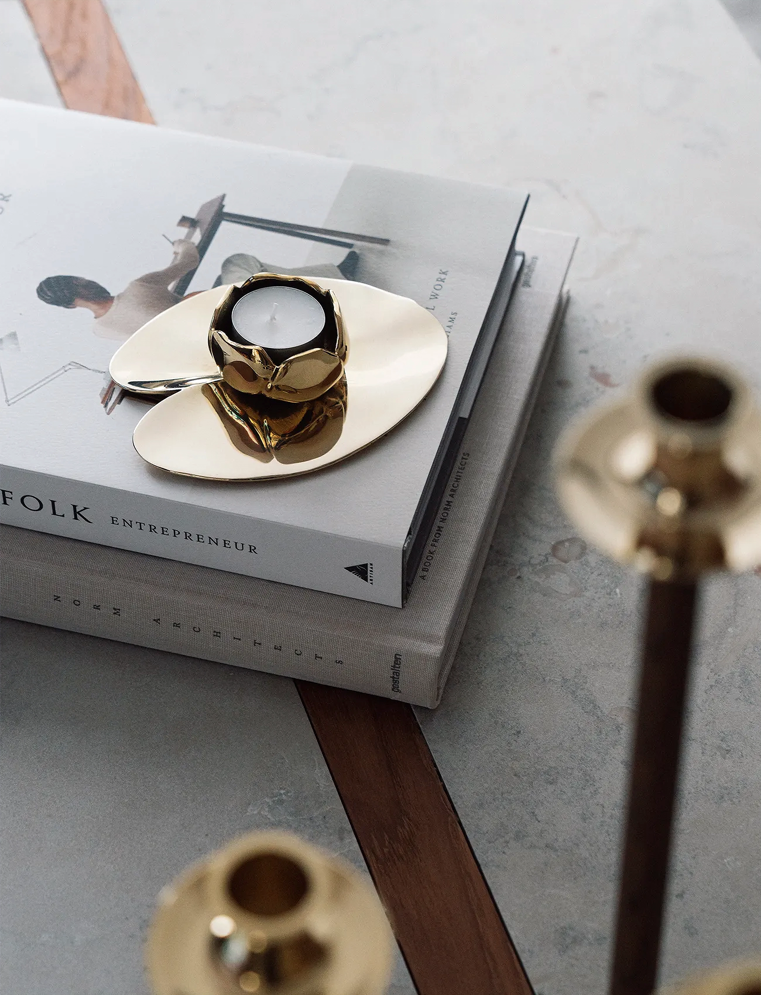 Hilke Collection Candlestand Ninfea Piccola, L14 cm, Candlesticks & Lanterns, Gold - Tealight Holders, Homeware