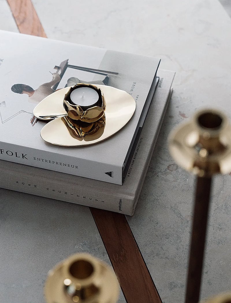 Hilke Collection - Candlestand Ninfea Piccola - teelichthalter - gold - 1