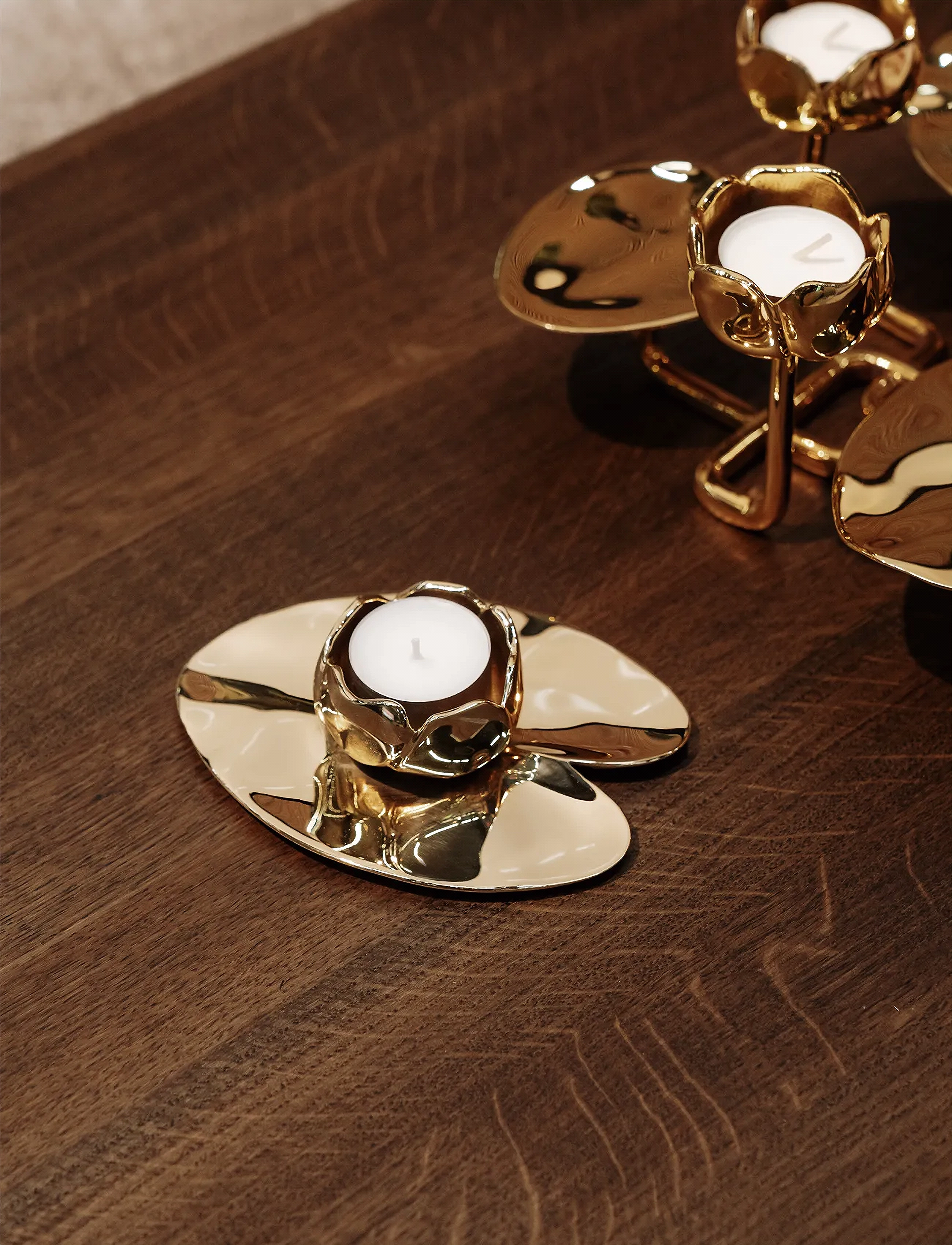 Hilke Collection - Candlestand Ninfea Piccola - teeküünlahoidjad - gold - 2