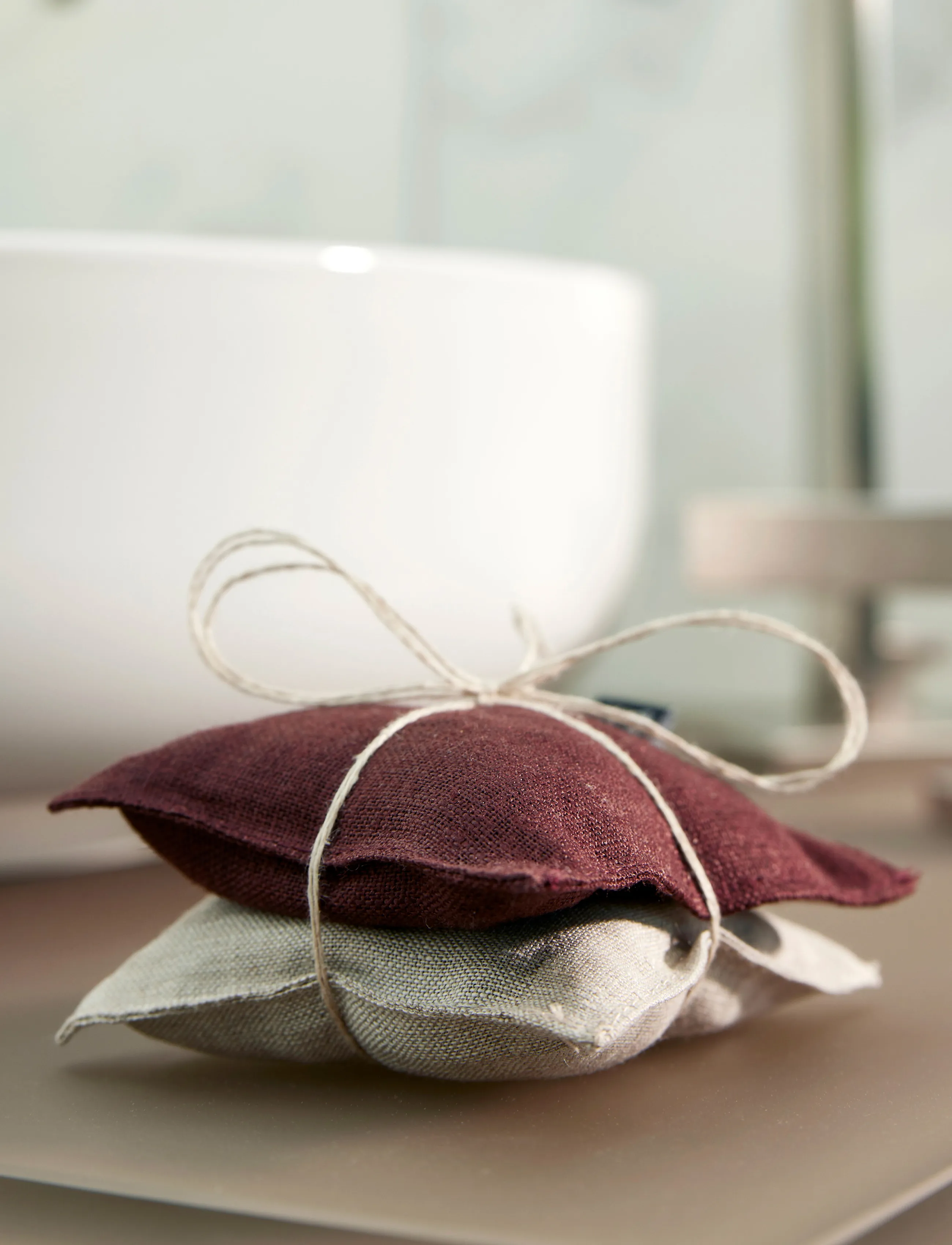 Himla Lavendula Duftpude/Duftspray, 9X9 cm, Burgundy, Dekoration > Dekorativt Tilbehør-Detaljer, Unisex